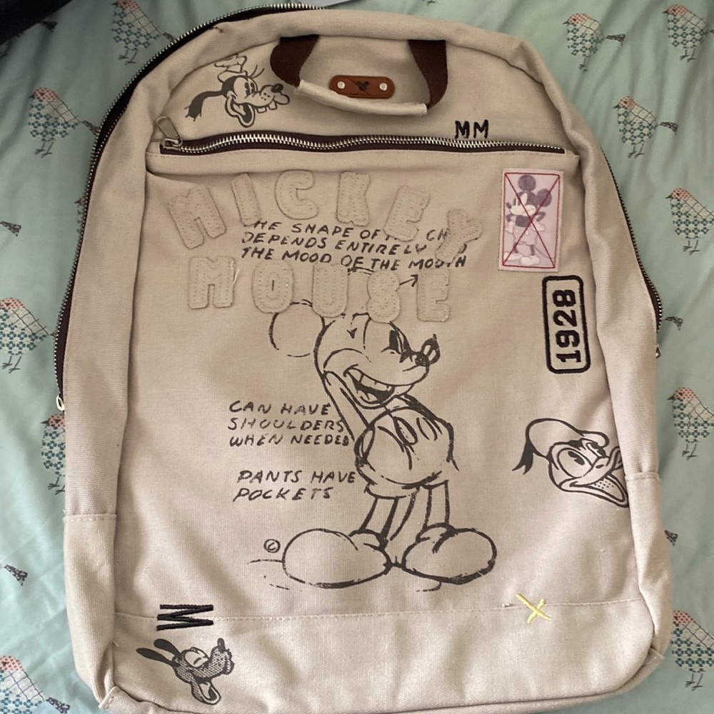 Disney bag pack so Mickey!